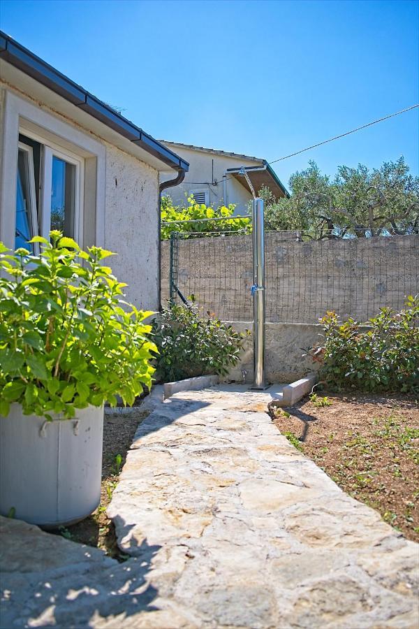 Apartman Nikica Postira Exterior photo
